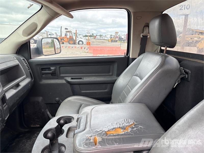 RAM 4500 4x2 Cab and Chassis Cabins and interior