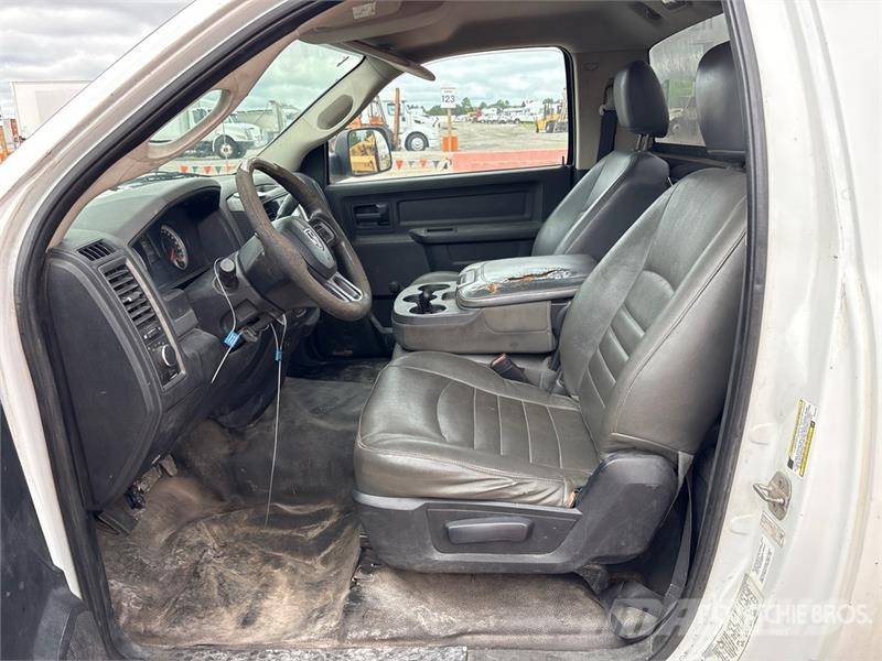 RAM 4500 4x2 Cab and Chassis Cabins and interior