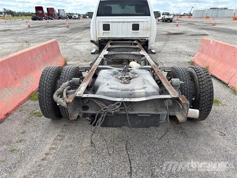 RAM 4500 4x2 Cab and Chassis Cabins and interior