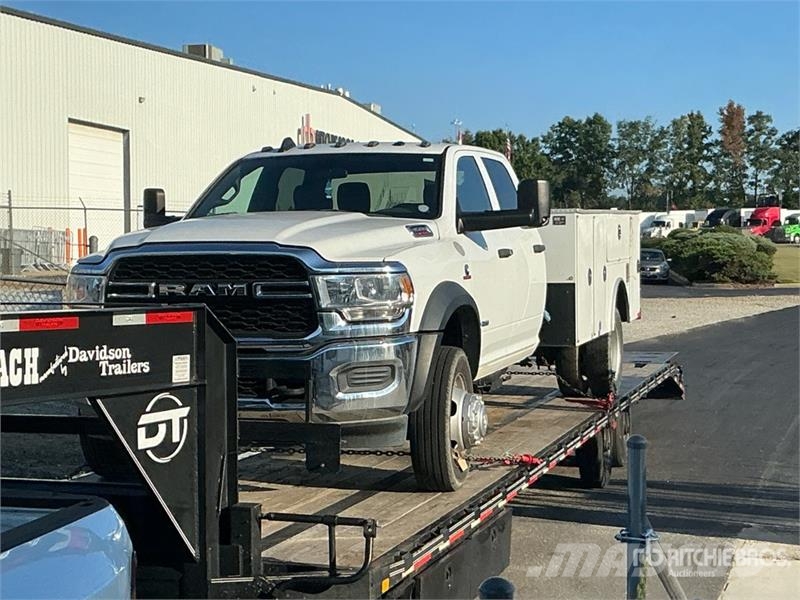 RAM 4500 4x4 Flatbed Truck 平板式/側卸式卡車