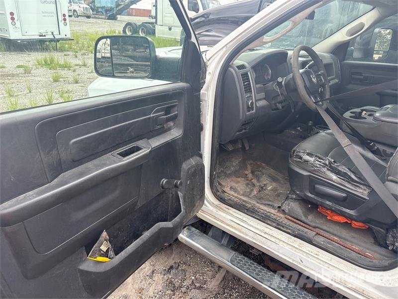 RAM 5500 Cabins and interior