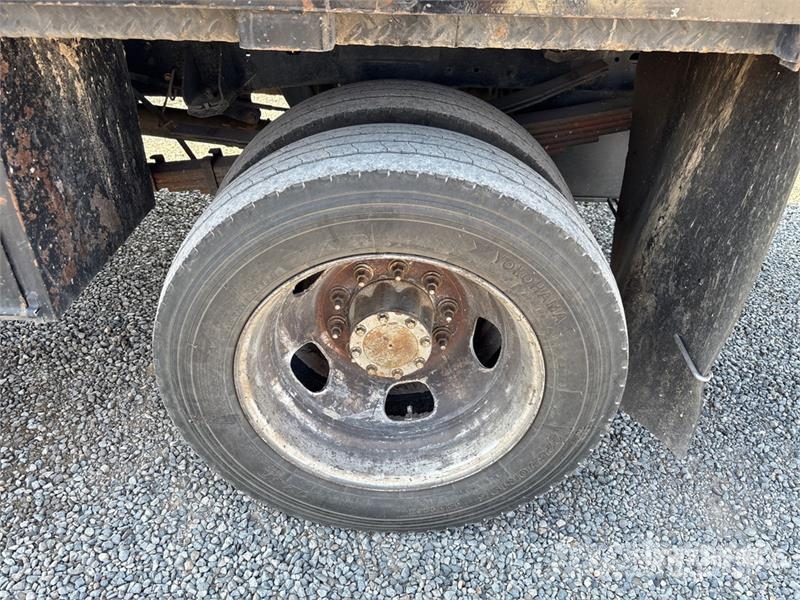 RAM 5500 Pritschenwagen/Pritschenwagen mit Seitenklappe