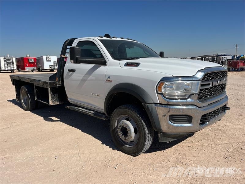 RAM 5500 Вантажівки-платформи/бокове розвантаження
