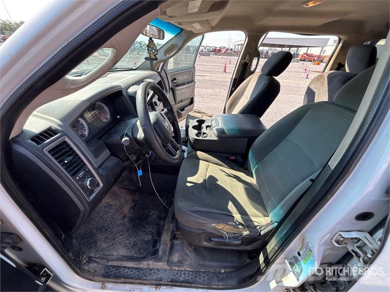 RAM 5500 Pritschenwagen/Pritschenwagen mit Seitenklappe