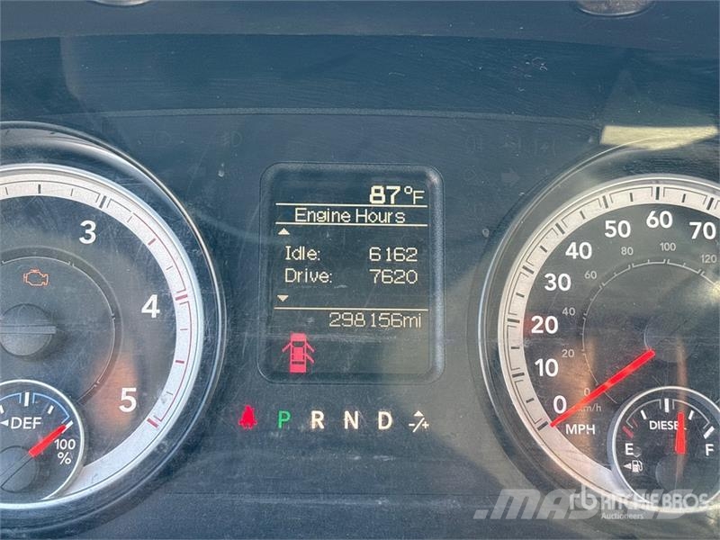 RAM 5500 Pritschenwagen/Pritschenwagen mit Seitenklappe