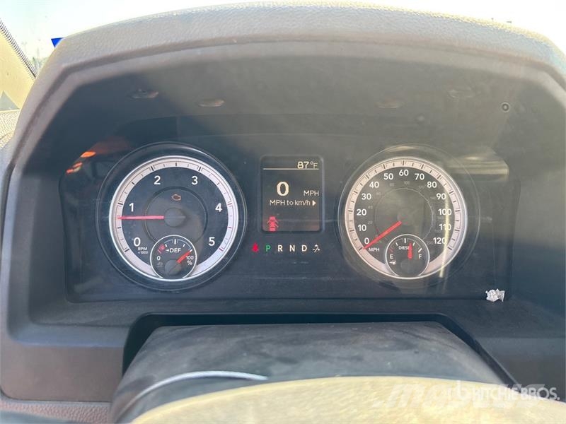 RAM 5500 Pritschenwagen/Pritschenwagen mit Seitenklappe