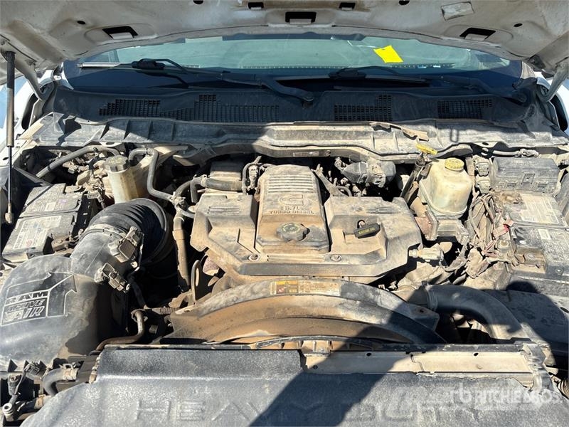 RAM 5500 Pritschenwagen/Pritschenwagen mit Seitenklappe