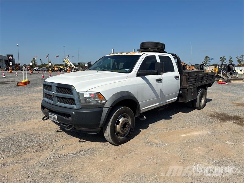 RAM 5500 Pritschenwagen/Pritschenwagen mit Seitenklappe