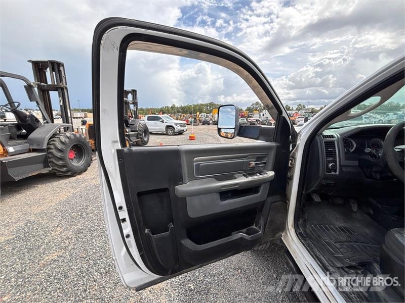 RAM 5500 Pickup/planbiler