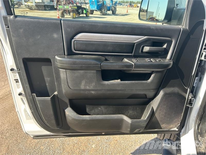 RAM 5500 Pick-upy / Pojazdy z otwieranymi burtami
