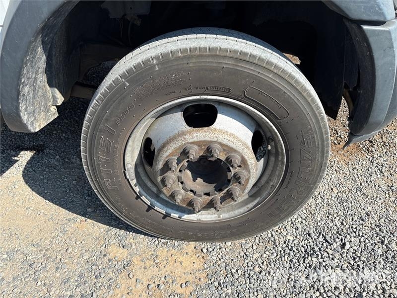 RAM 5500 Pritschenwagen/Pritschenwagen mit Seitenklappe