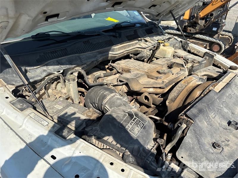 RAM 5500 Pritschenwagen/Pritschenwagen mit Seitenklappe