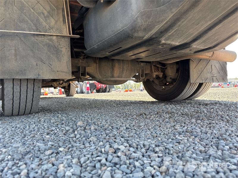 RAM 5500 Pritschenwagen/Pritschenwagen mit Seitenklappe