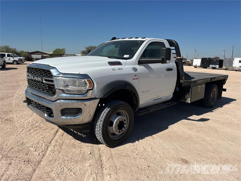 RAM 5500 Вантажівки-платформи/бокове розвантаження