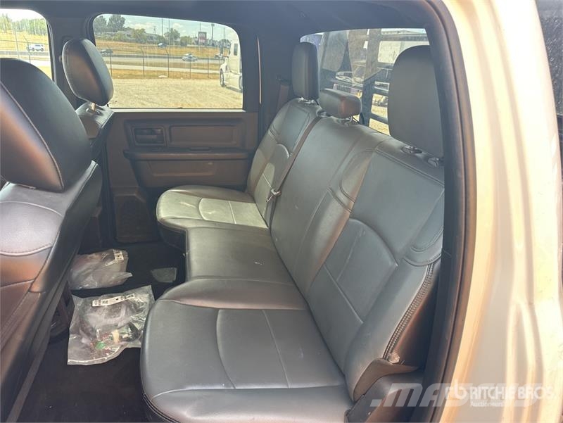 RAM 5500 4x4 Crew Cab Flatbed Truck (Inoperable) Camiões estrado/caixa aberta