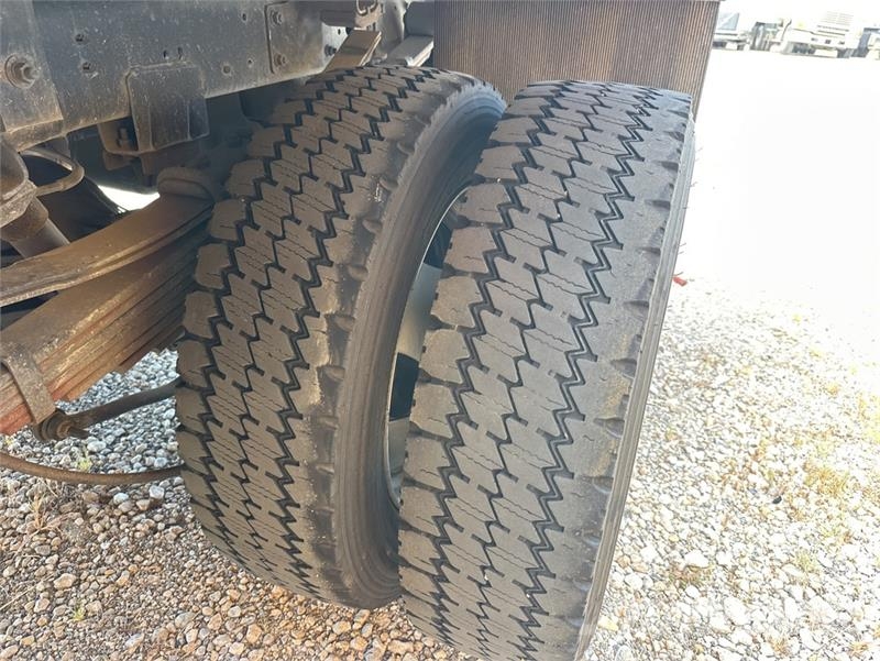 RAM 5500 4x4 Crew Cab Flatbed Truck (Inoperable) Camiões estrado/caixa aberta