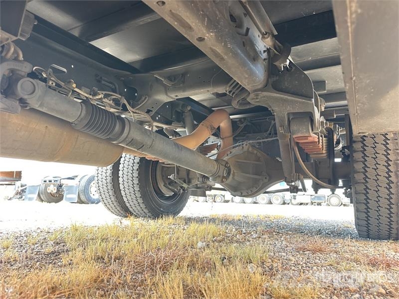 RAM 5500 4x4 Crew Cab Flatbed Truck (Inoperable) Camiões estrado/caixa aberta