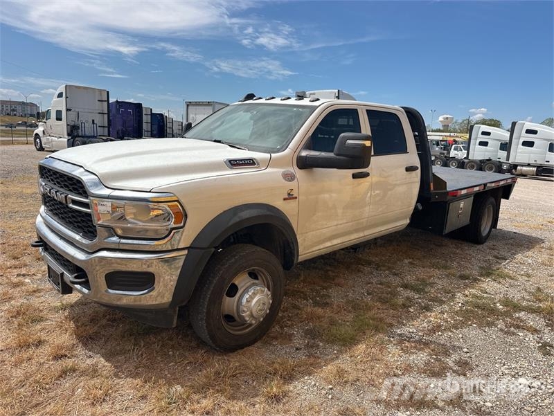 RAM 5500 4x4 Crew Cab Flatbed Truck (Inoperable) Camiões estrado/caixa aberta