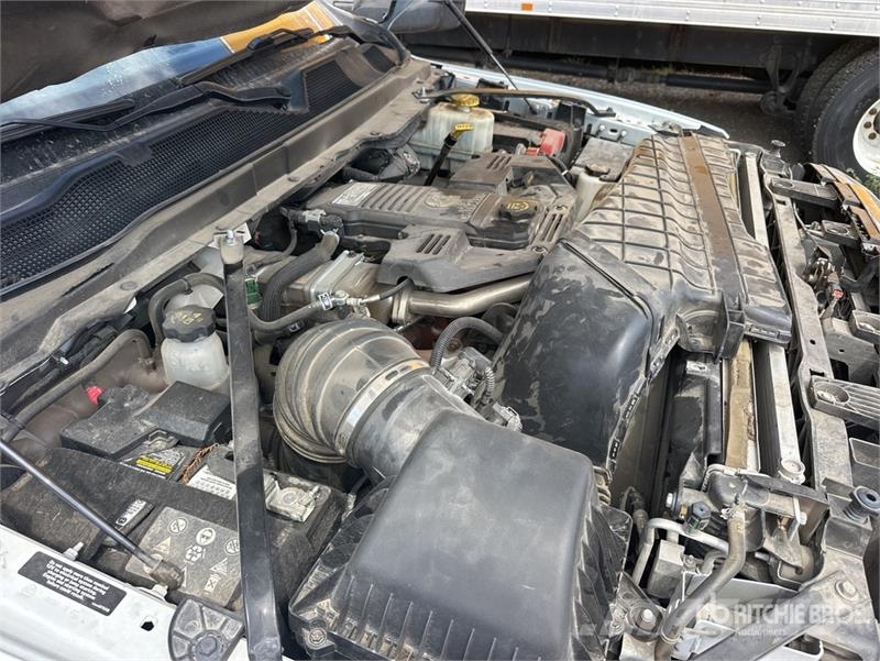 RAM 5500 4x4 Crew Cab Flatbed Truck (Inoperable) Camiões estrado/caixa aberta