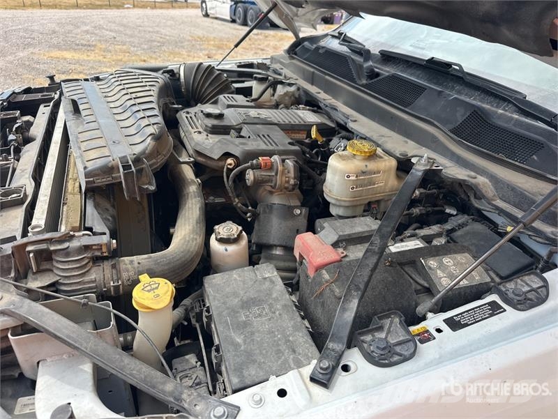 RAM 5500 4x4 Crew Cab Flatbed Truck (Inoperable) Camiões estrado/caixa aberta
