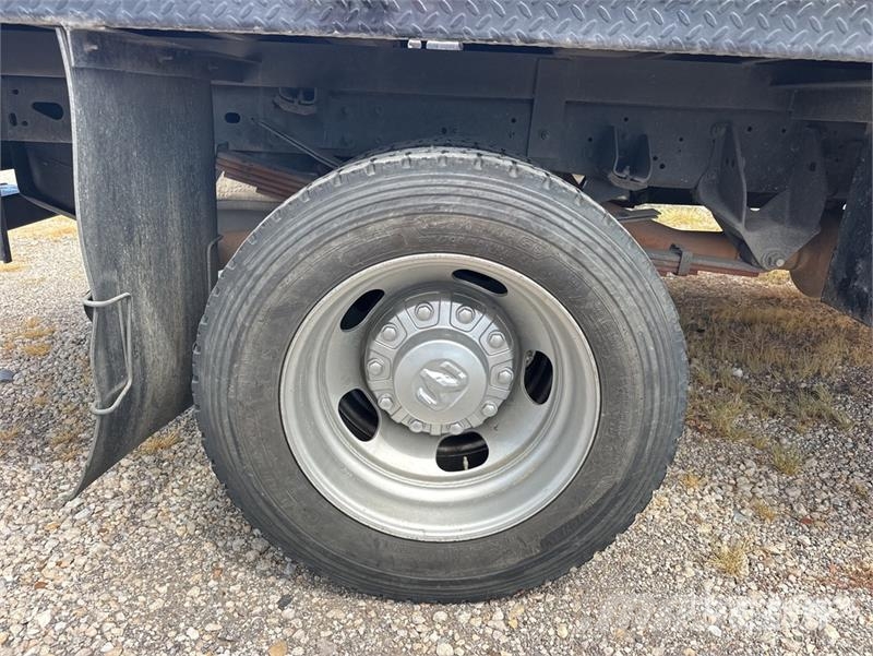 RAM 5500 4x4 Crew Cab Flatbed Truck (Inoperable) Camiões estrado/caixa aberta