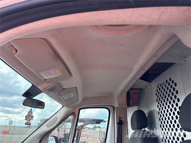 RAM Promaster 2500 Cargo Van Varevogne