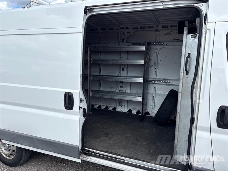 RAM Promaster 2500 Cargo Van Varevogne
