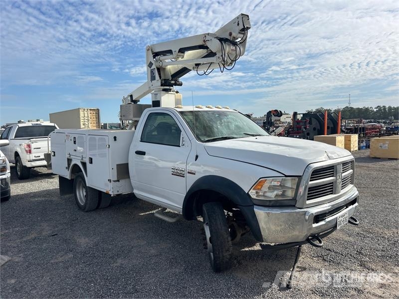 RAM SST36NE-01 on Ram 4500 4x2 Bucket Truck (Inoperabl Auto korpe