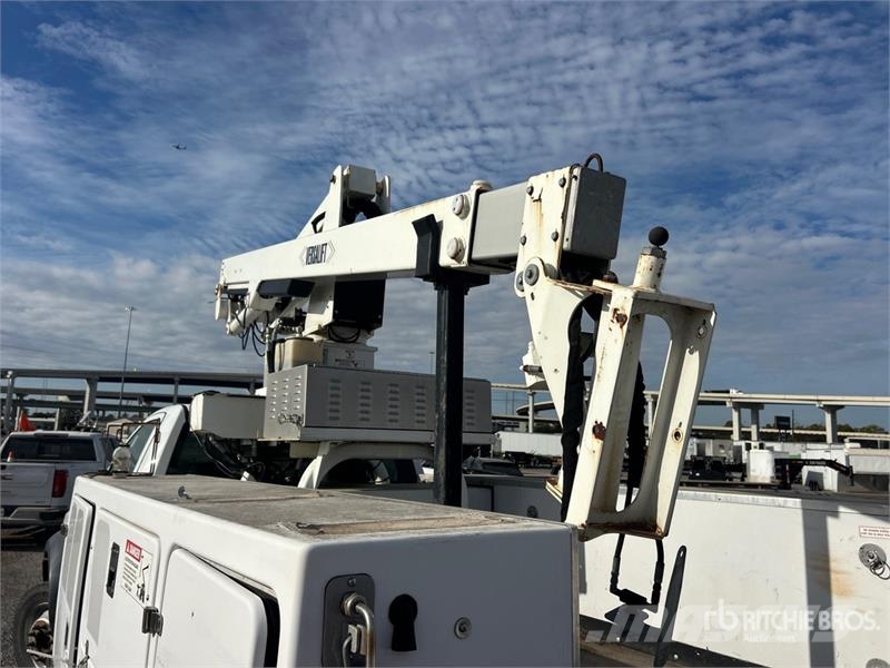 RAM SST36NE-01 on Ram 4500 4x2 Bucket Truck (Inoperabl Auto korpe
