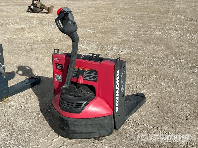 Ramond 8210 4500 lb Electric Pallet Jack Jekketralle
