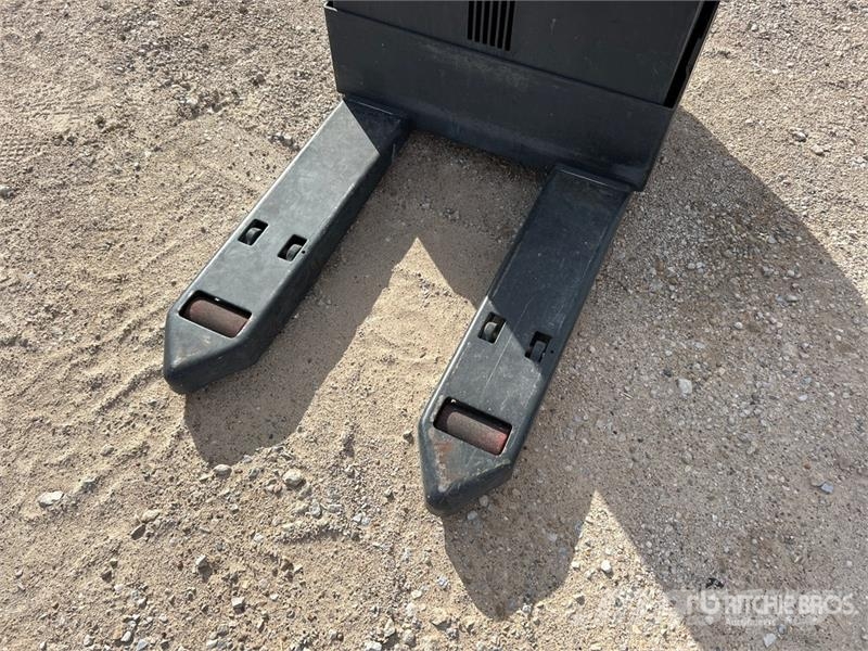 Ramond 8210 4500 lb Electric Pallet Jack Jekketralle