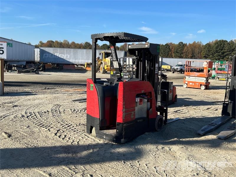 Raymond 425-C40QM 4000 lb Reach Truck شاحنة مناولة