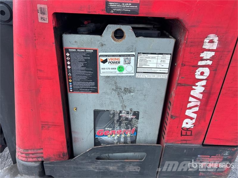 Raymond 740 R45TT 4500 lb Reach Truck Skjutstativtruck