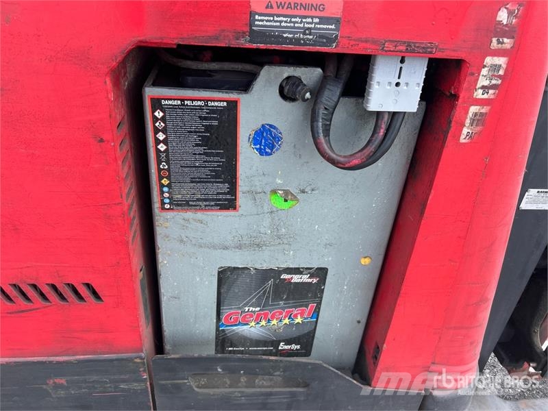 Raymond 740 R45TT 4500 lb Reach Truck Skjutstativtruck