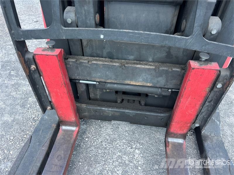Raymond 740 R45TT 4500 lb Reach Truck Skjutstativtruck