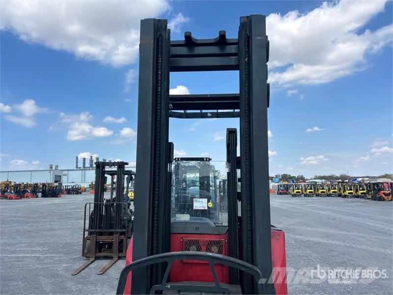 Raymond 740 R45TT 4500 lb Reach Truck Skjutstativtruck