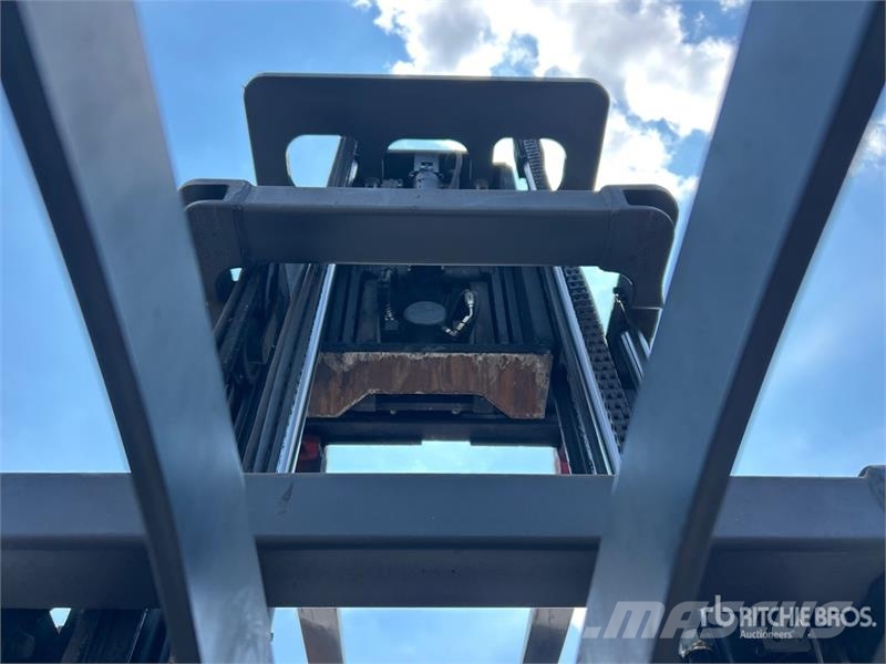 Raymond 740 R45TT 4500 lb Reach Truck Skjutstativtruck