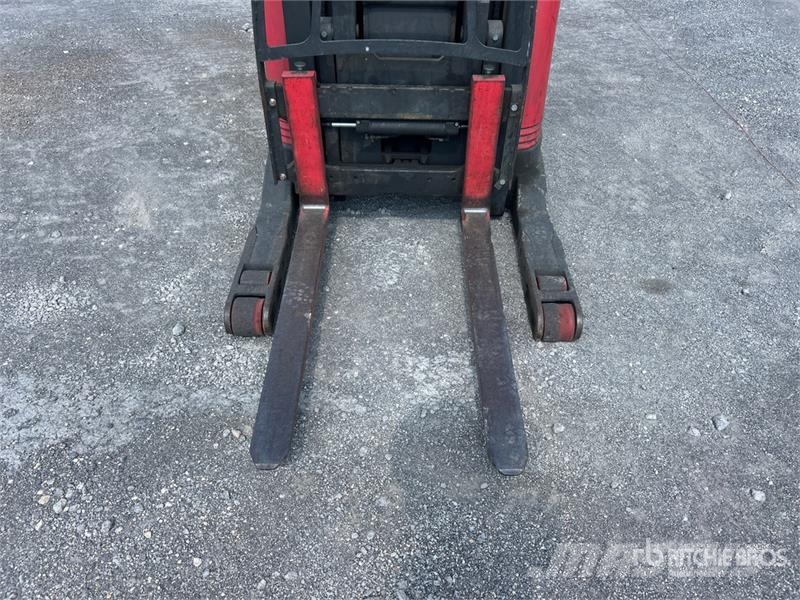 Raymond 740 R45TT 4500 lb Reach Truck Skjutstativtruck