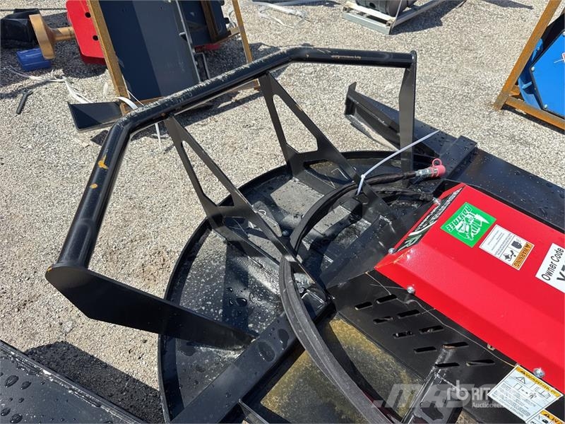  Raytree RHBC72S 72 in 4-Blade Skid Steer Brush Cut Piekabināmās pļaujmašīnas