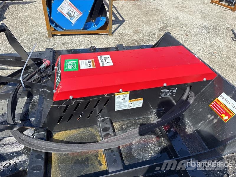  Raytree RHBC72S 72 in 4-Blade Skid Steer Brush Cut Piekabināmās pļaujmašīnas