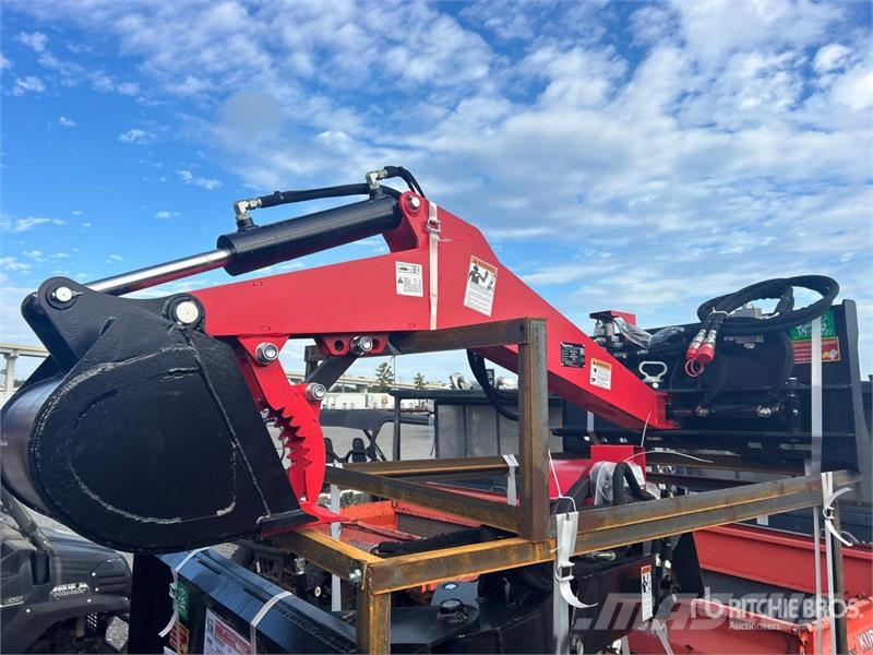 Raytree RMDB82 82 in Skid Steer Backhoe (Unused) Retroescavadeiras