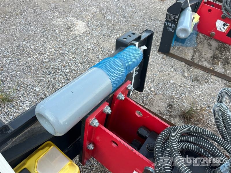 Raytree RMH680 Q/C . Skid Steer Breaker Гидромолоты