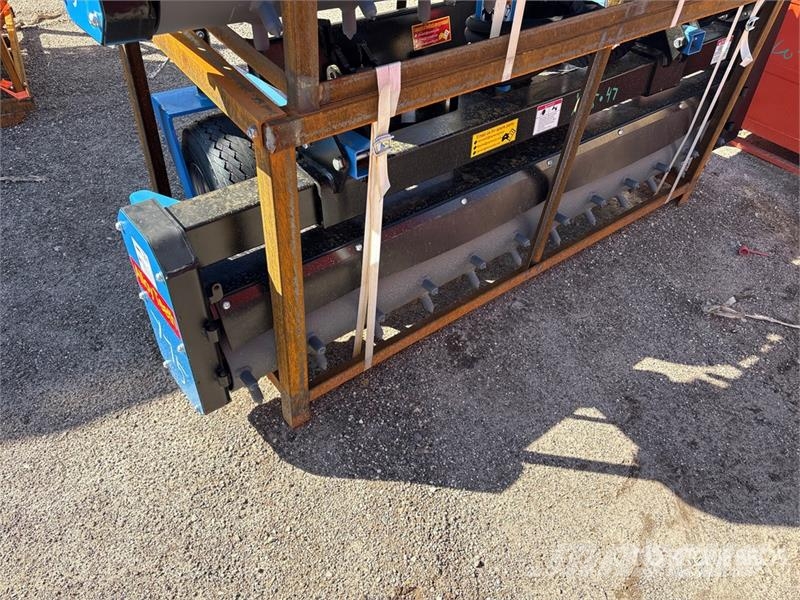 Raytree RMSC78 78 in Skid Steer Power Rake (Unused Ancinhos e espalhadores de feno