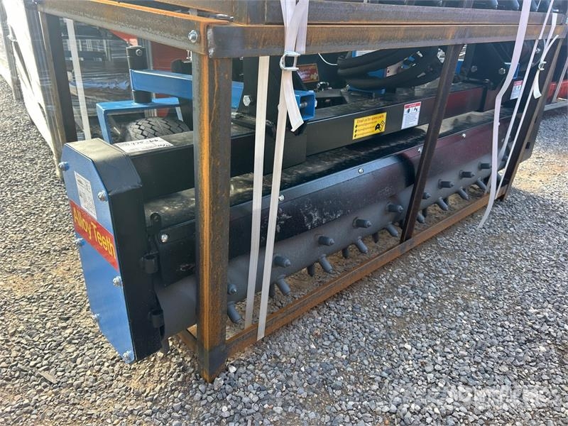 Raytree RMSC78 78 in Skid Steer Power Rake (Unused Obracače a zhrabovače sena