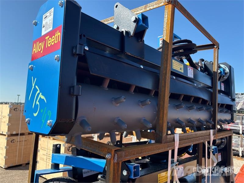 Raytree RMSC78 78 in Skid Steer Power Rake (Unused Ancinhos e espalhadores de feno
