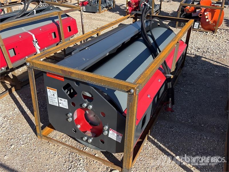 Raytree RMVR76 76 in Skid Steer Vibratory Roller ( Tromler