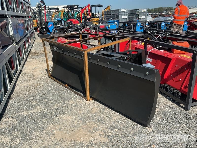 Raytree RSWD96 94 in PAT Skid Steer Dozer (Unused) Бульдозерные отвалы