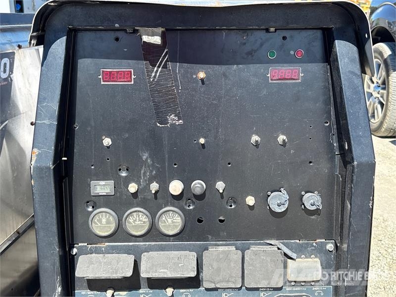  Red-D-Arc DX350 350 A Skid-Mounted Engine Driven W Зварювальні апарати