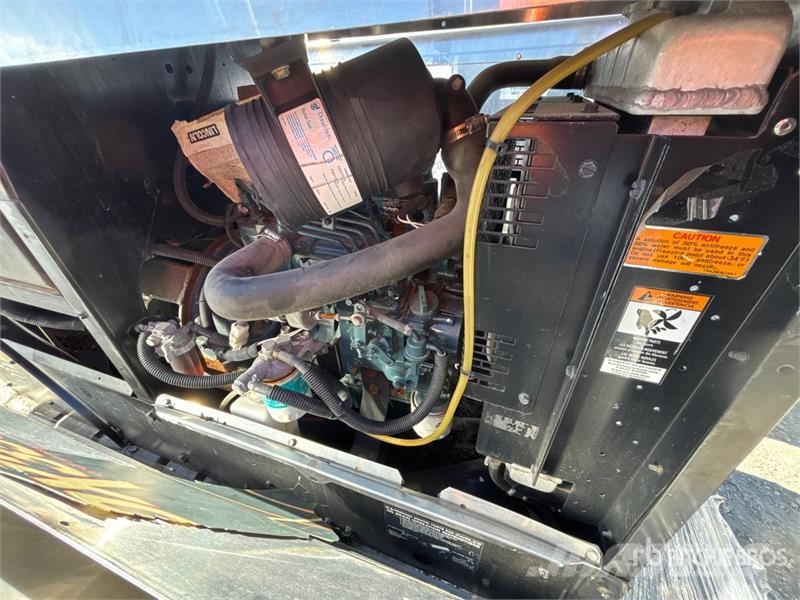  Red-D-Arc DX350 350 A Skid-Mounted Engine Driven W Зварювальні апарати