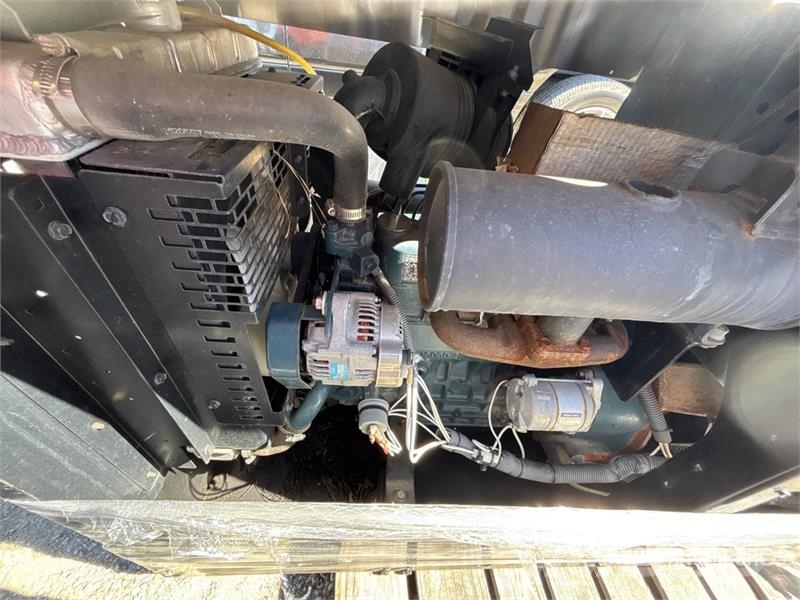  Red-D-Arc DX350 350 A Skid-Mounted Engine Driven W Зварювальні апарати